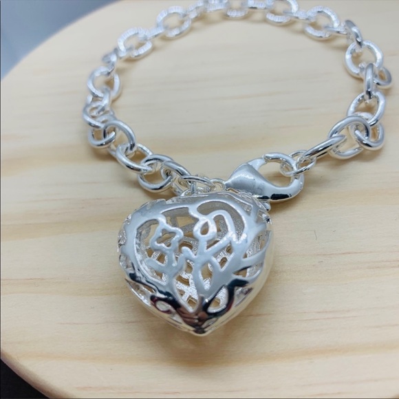 🌟 Silver Heart Bracelet - Picture 3 of 5